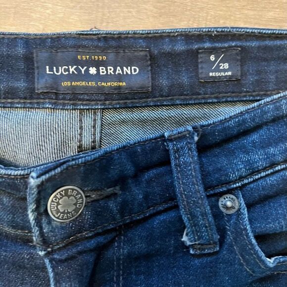 Lucky Brand Jeans Womens Size 6/28 Blue Denim Dark Wash       4 - Picture 3 of 9